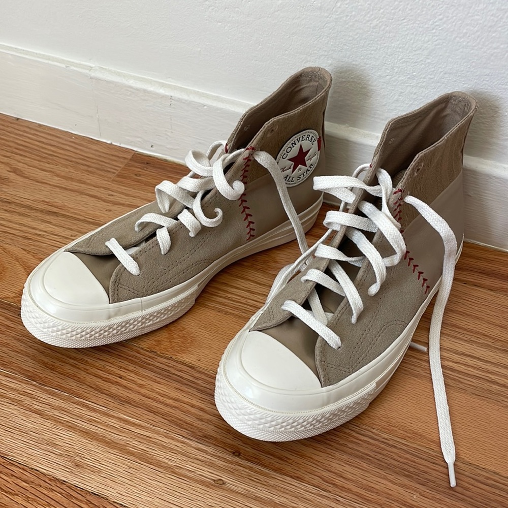 BRAND NEW CONVERSE